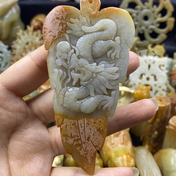 蛇纹石玉颈饰未镶嵌8