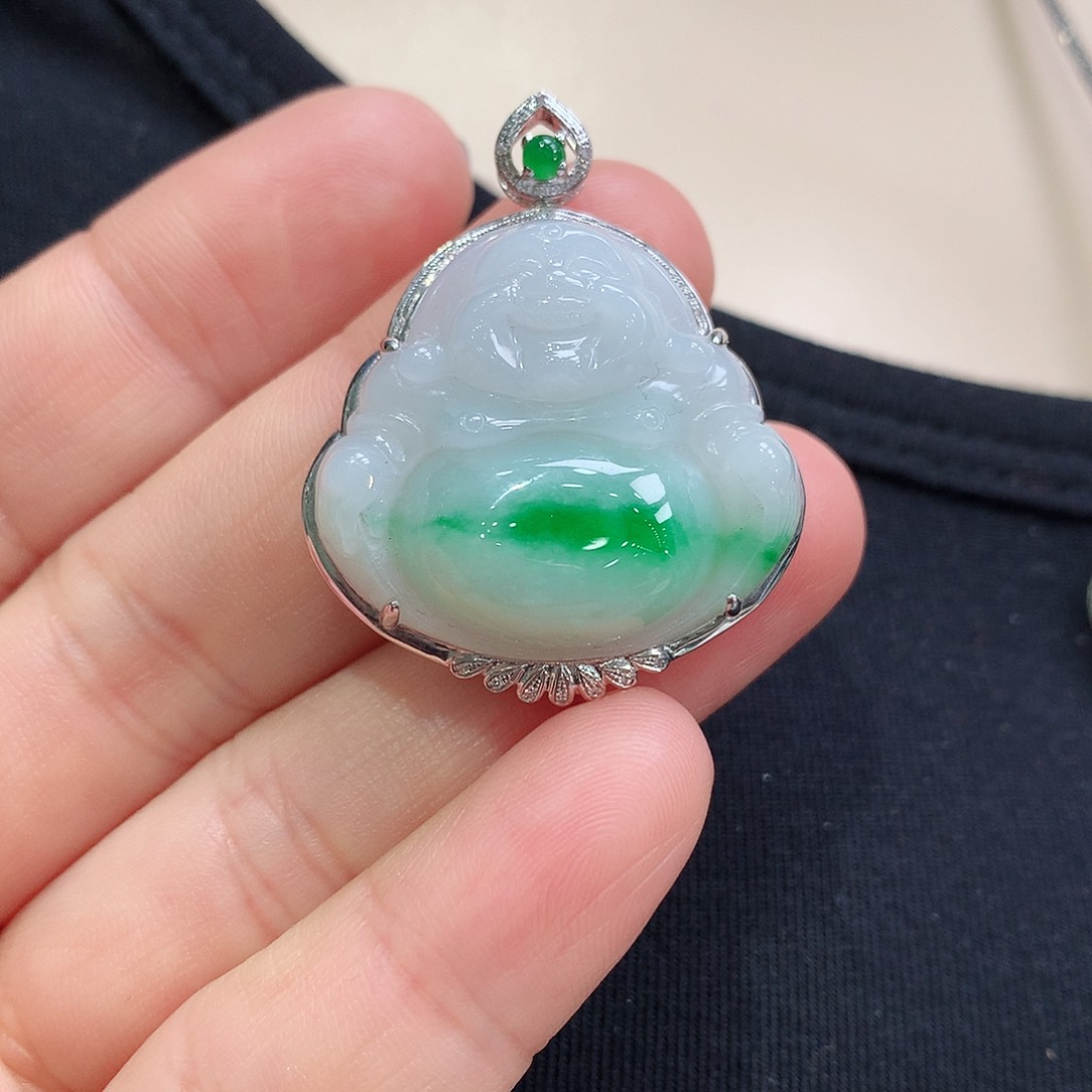 翡翠颈饰18K金镶嵌佛公