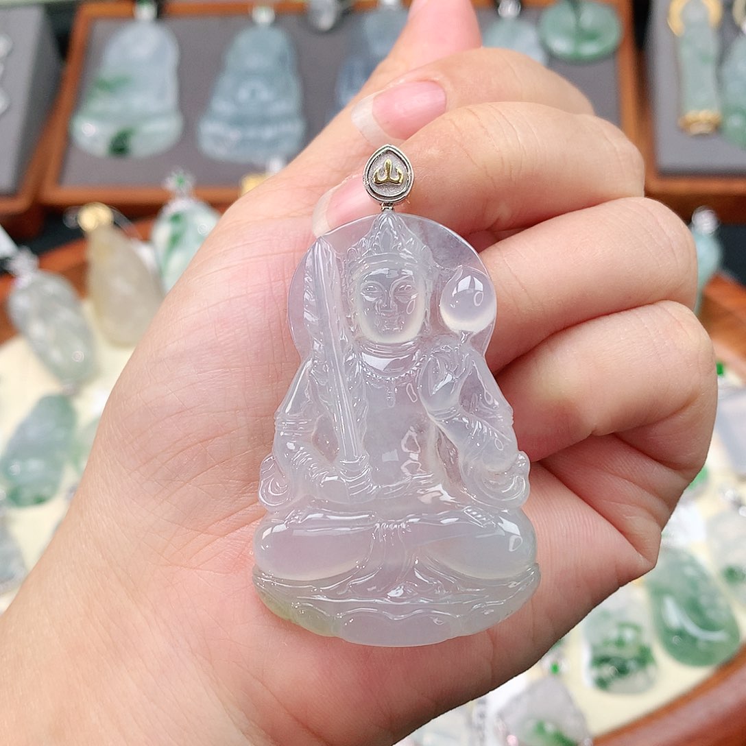 颈饰18K金镶嵌翡翠虚空藏