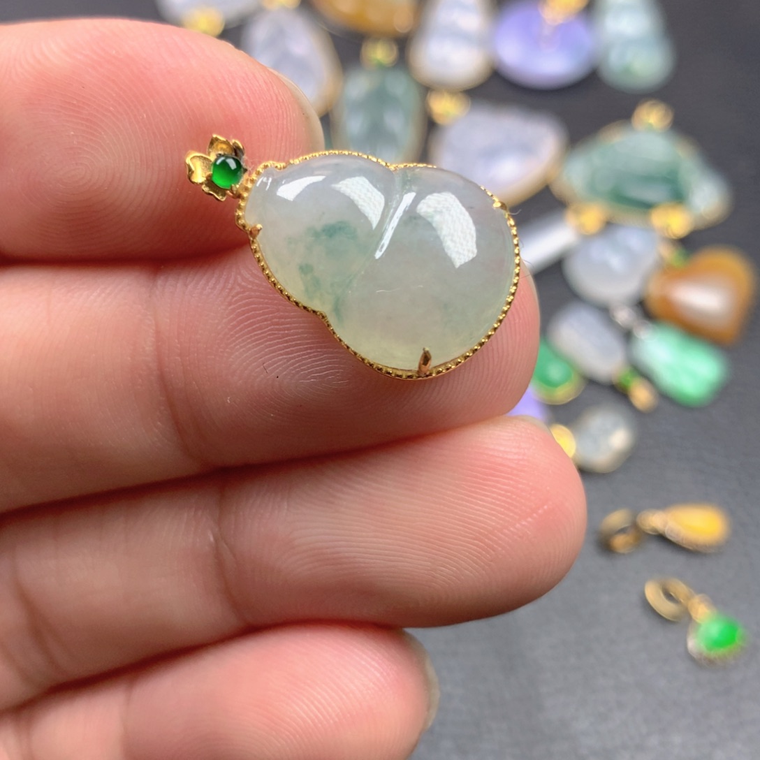 【闪购商品】颈饰18K金镶嵌翡翠翡翠