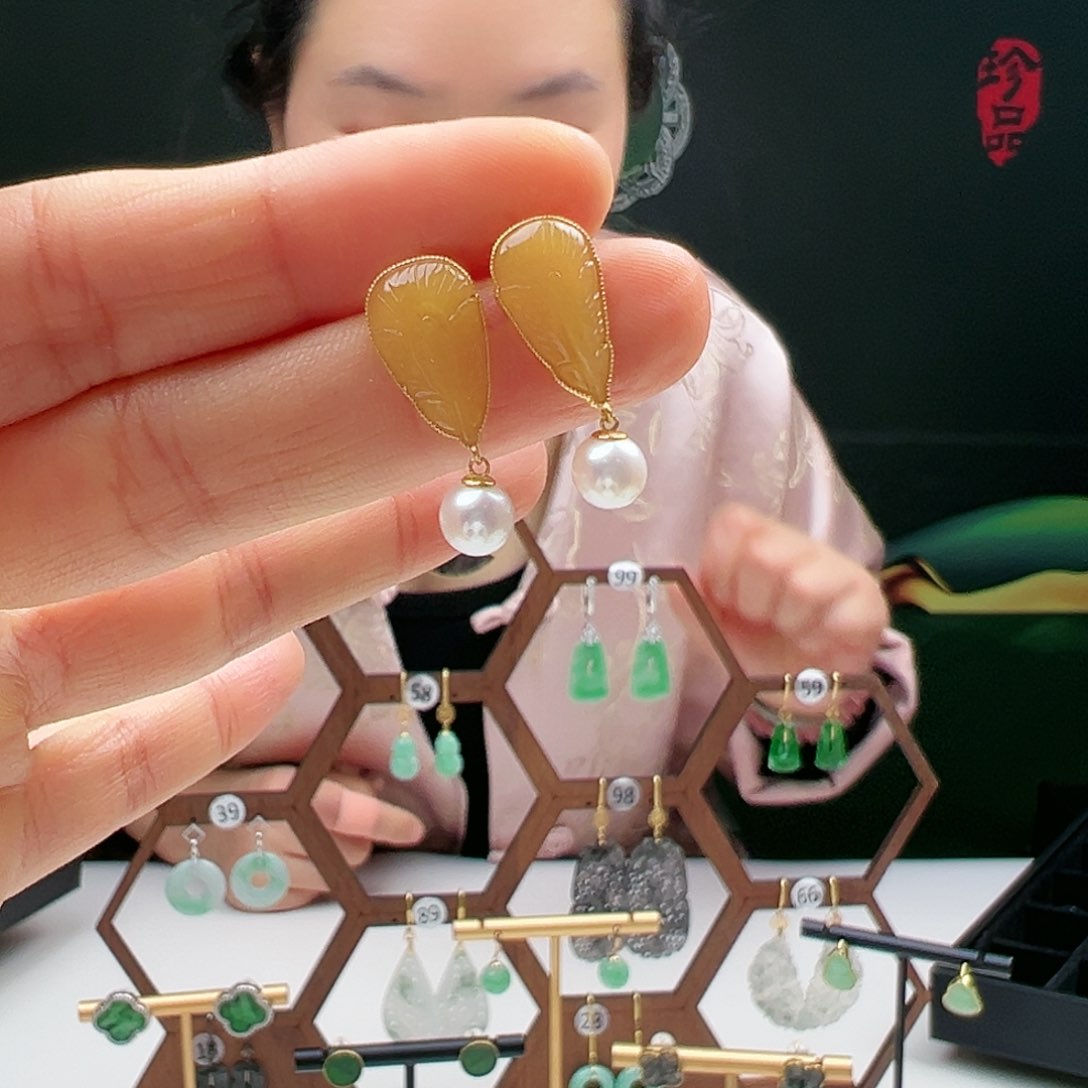 翡翠耳饰18K金镶嵌天然翡翠