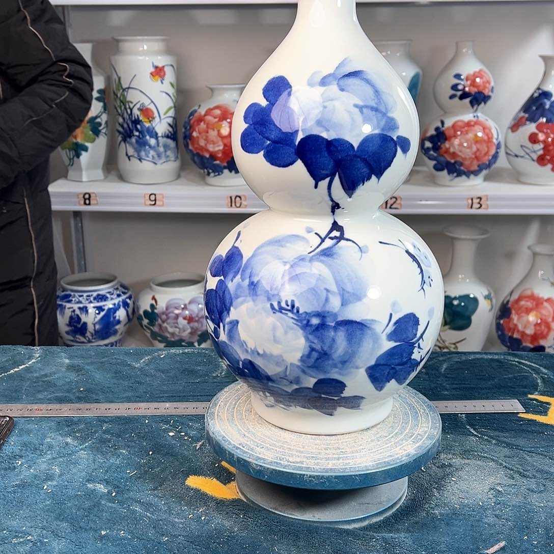 摆件景德镇陶瓷葫青牡