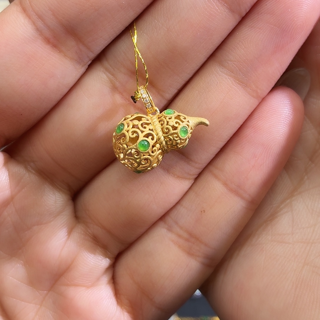 翡翠18K金镶嵌颈饰