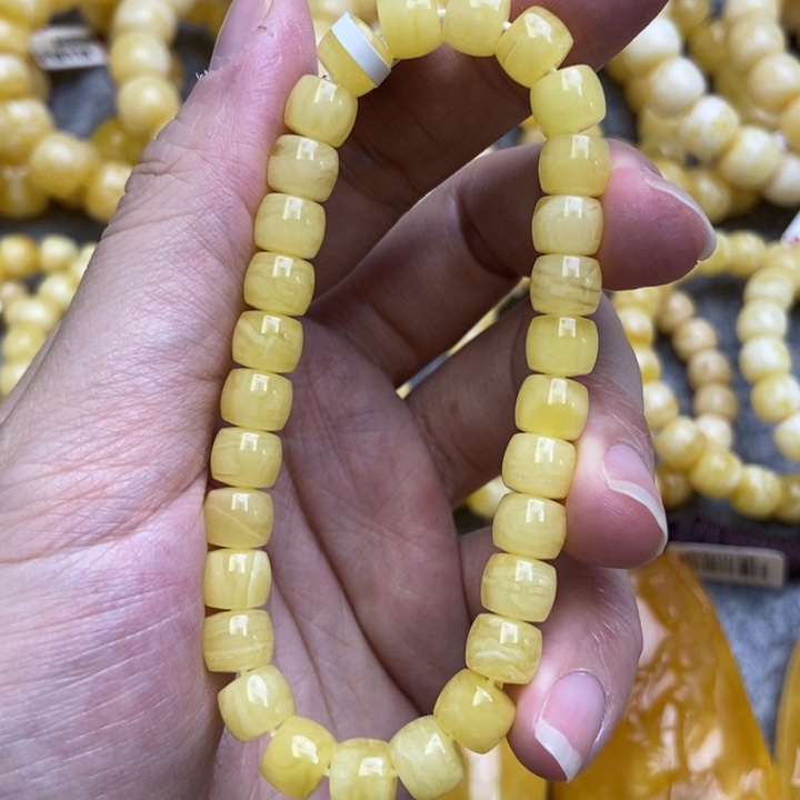 未镶嵌琥珀珠宝奇石18