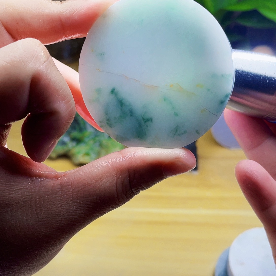 翡翠未镶嵌颈饰毛料13