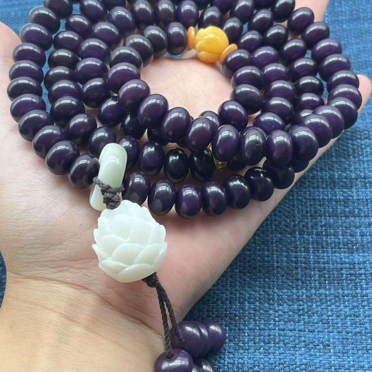 A1 紫菩提算盘珠脖挂＋莲花多圈手持卡8*10 1728 （配A1礼盒）