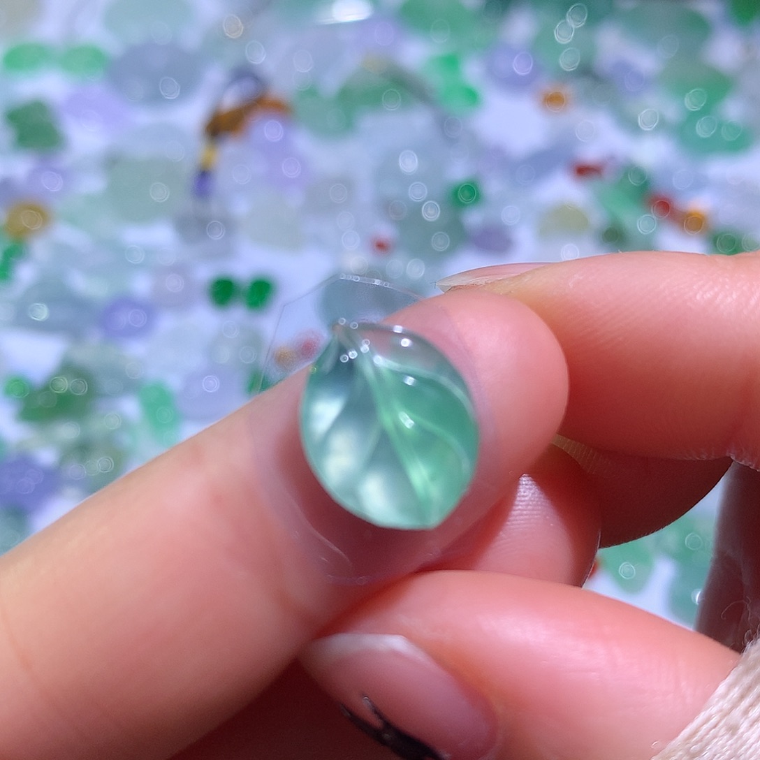 翡翠颈饰未镶嵌叶子