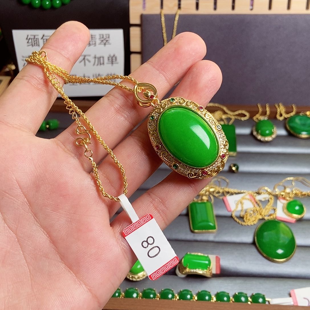 颈饰18K金镶嵌翡翠08