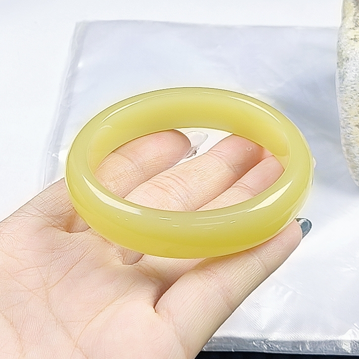 【聚宝严选】老的淡黄手镯精致百搭时尚气质妈妈款璜