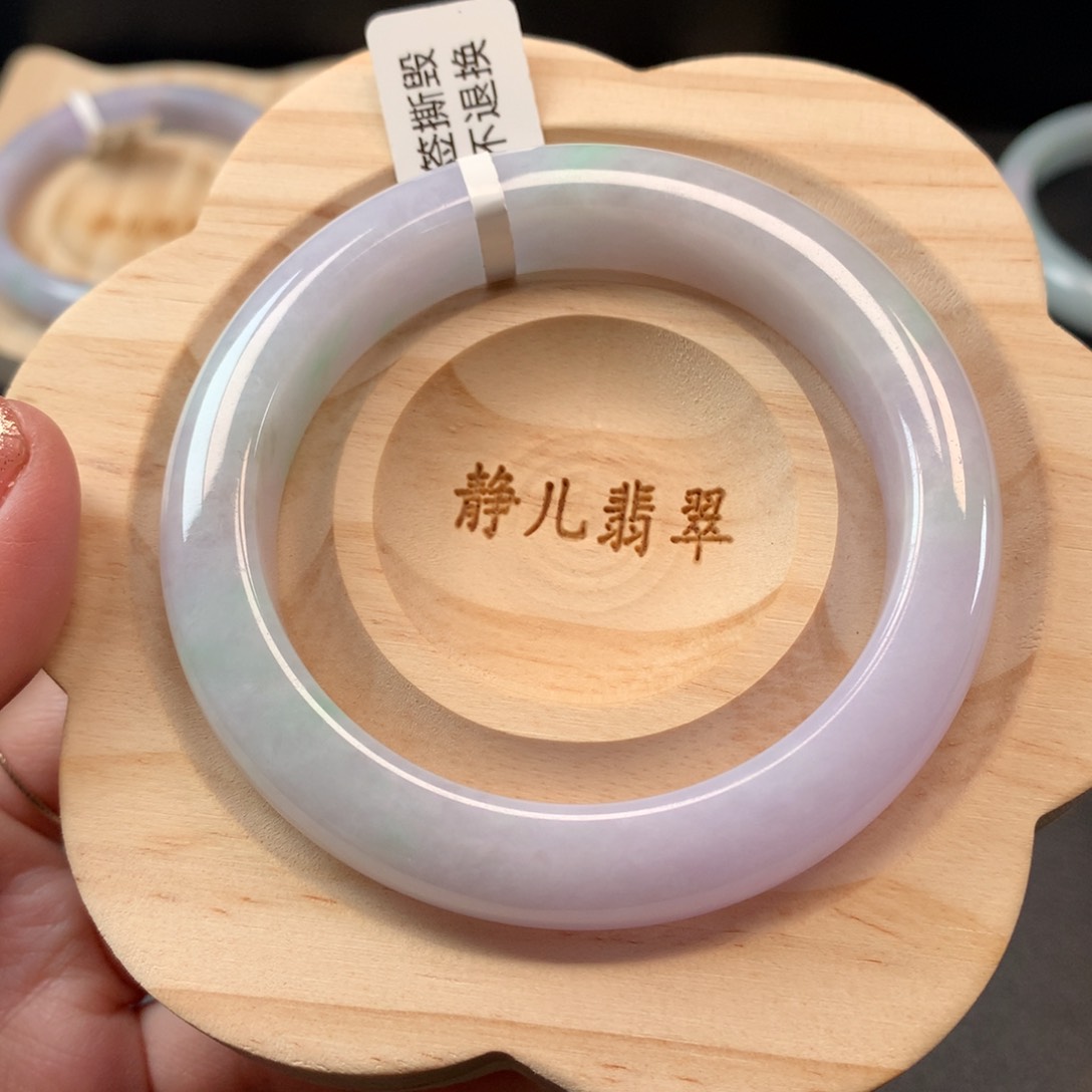 翡翠手镯未镶嵌55圈口