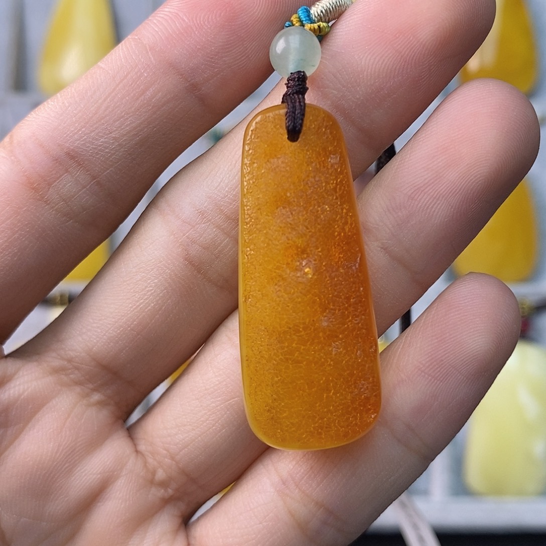未镶嵌琥珀珠宝奇石