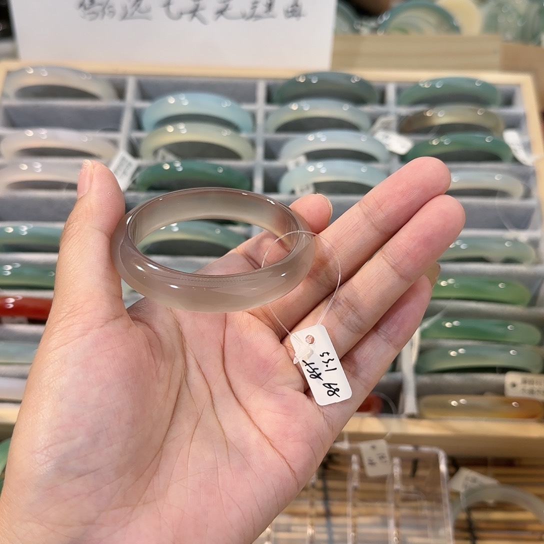 玛瑙/玉髓手镯未镶嵌圈口53.1