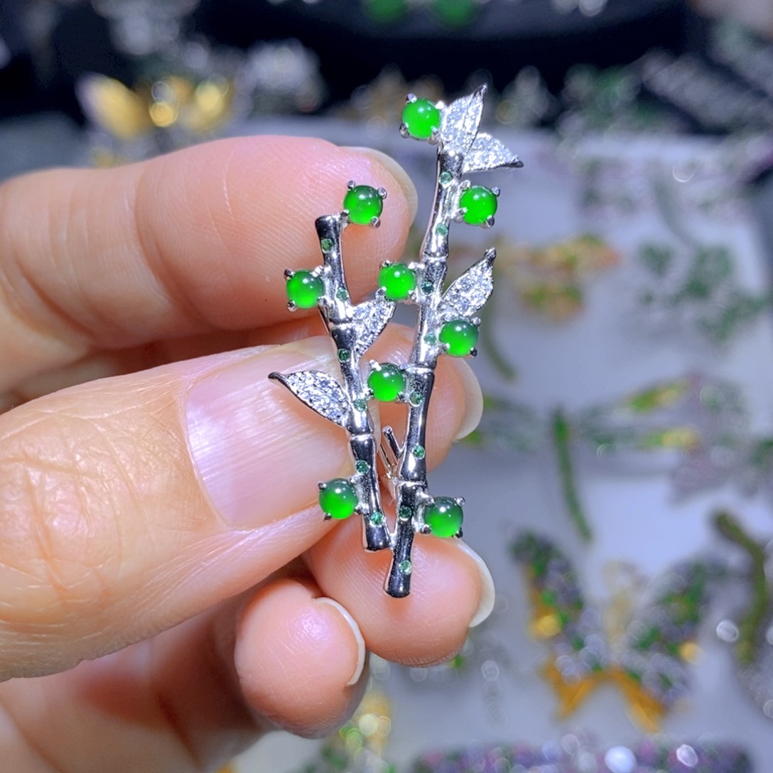 翡翠颈饰银S925镶嵌天然翡翠