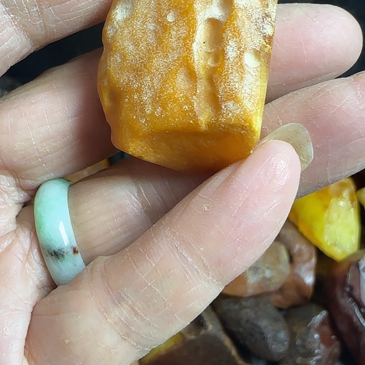 定制琥珀未镶嵌手牌