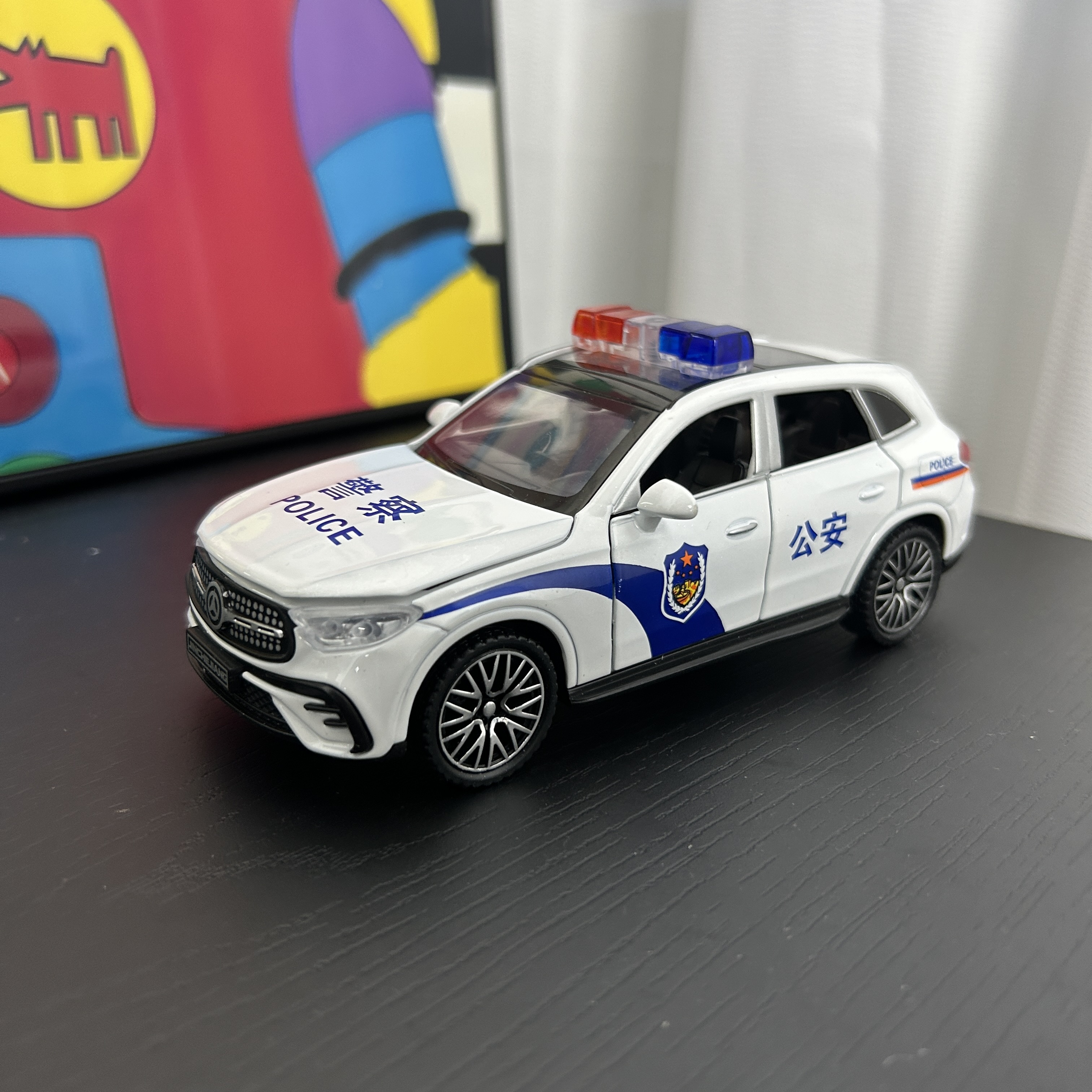 1:32合金声光奔驰SUV公安警车六开门回力车