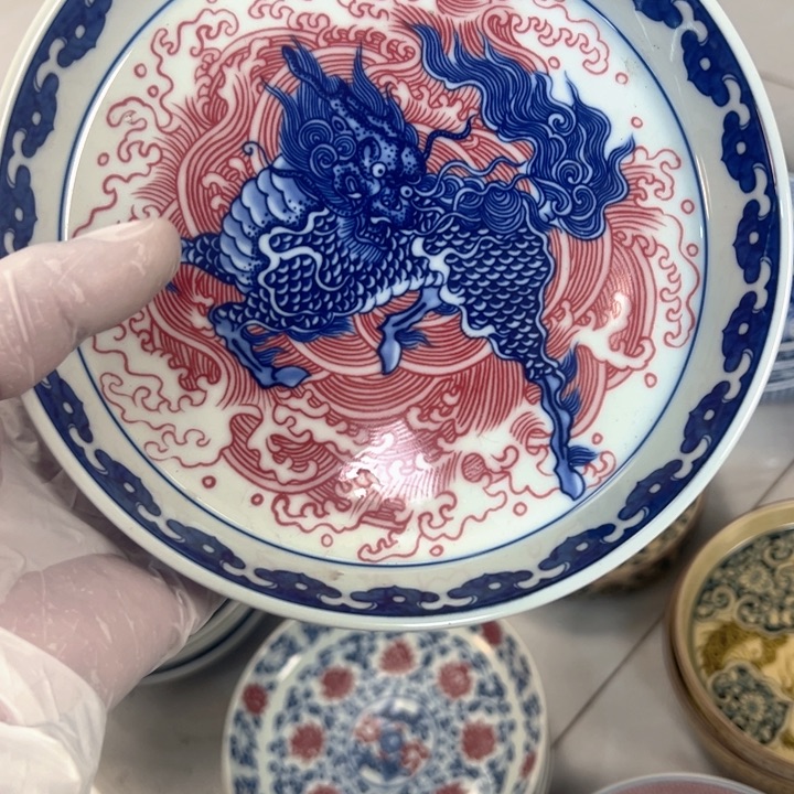 瓷片白青花釉里红麒麟踏浪大壶承