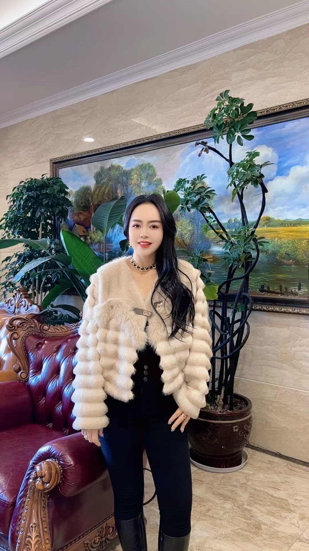 张洪波夫妇-2025年冬季新款小香风时尚外套