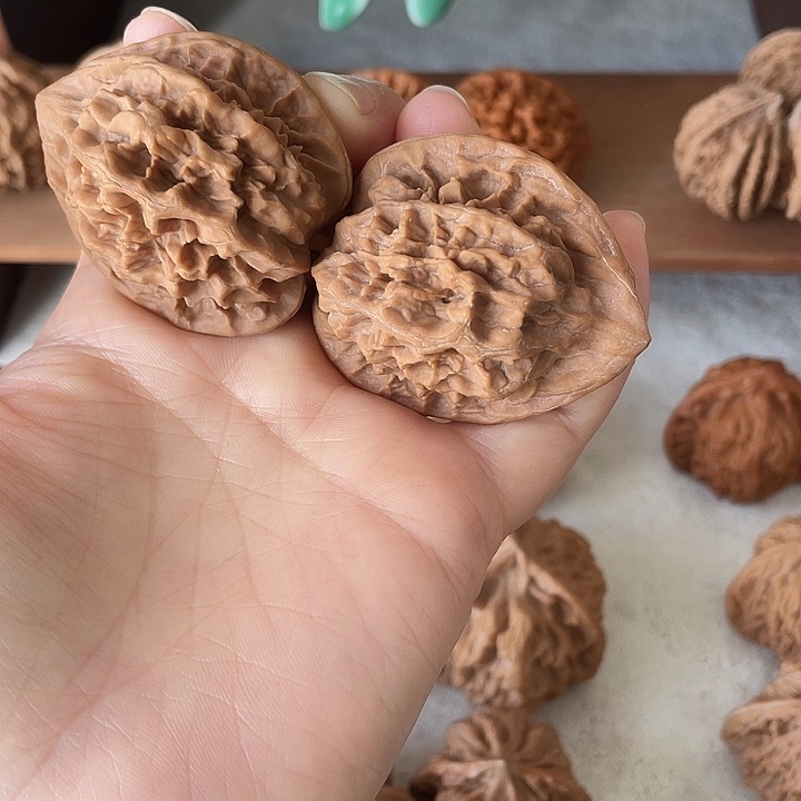 泥***山木质类秦岭山脉文玩核桃