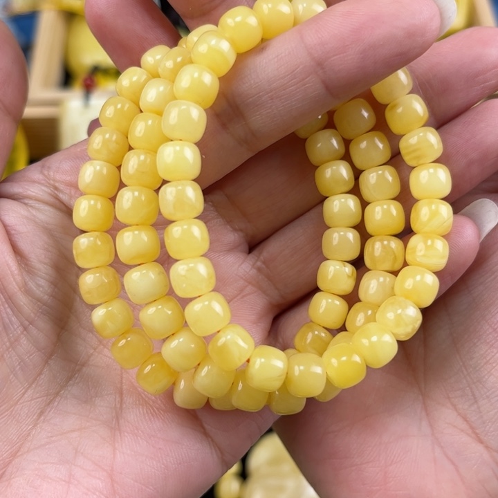 琥珀珠宝奇石未镶嵌琥珀，多样性发其一