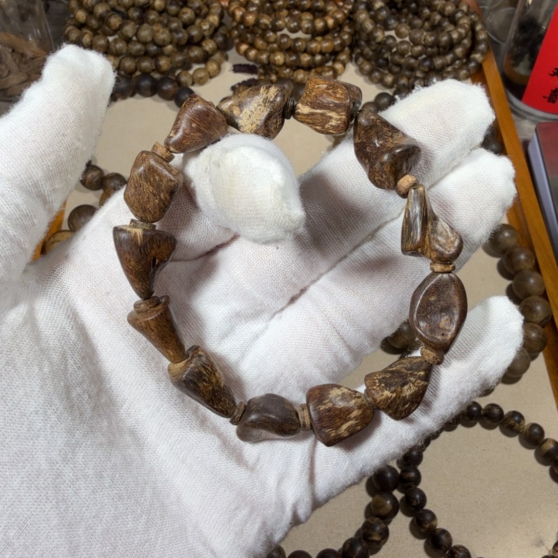 沉香碎屑沉香惠安老料沉水12.4克