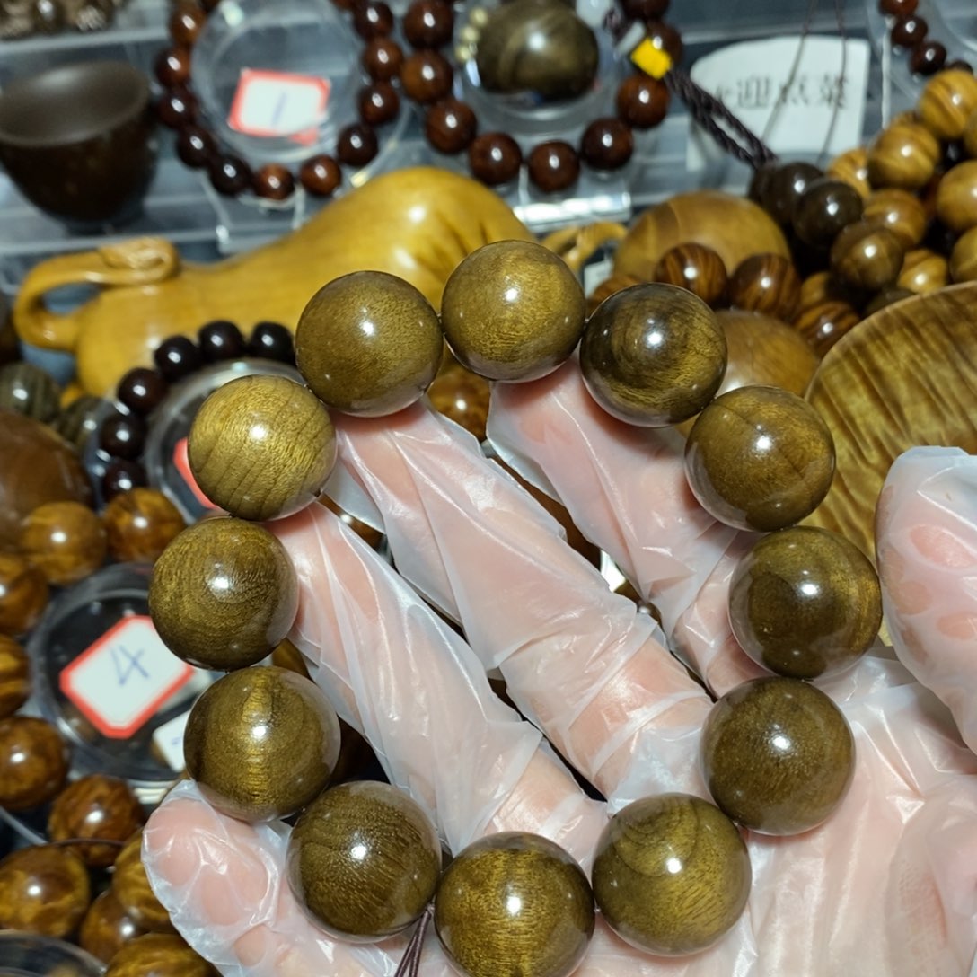 金丝楠木雕工艺品20