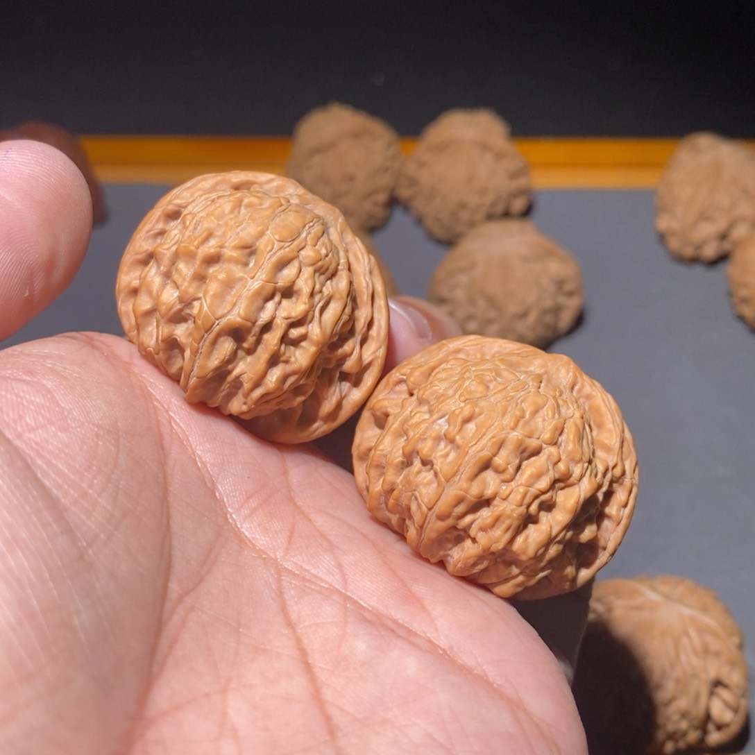 韩***一文玩核桃把件38全品山西磨盘