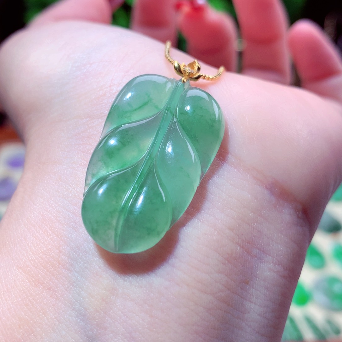 翡翠吊坠(不含链)18K金镶嵌