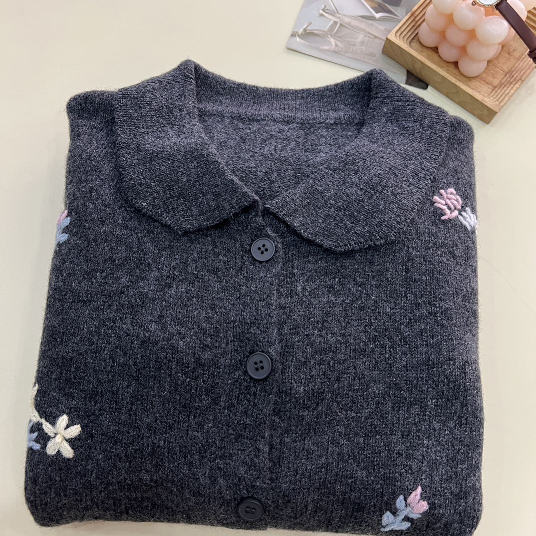 绒品 韩系纯色百羊毛绣花翻领长袖开衫针织衫