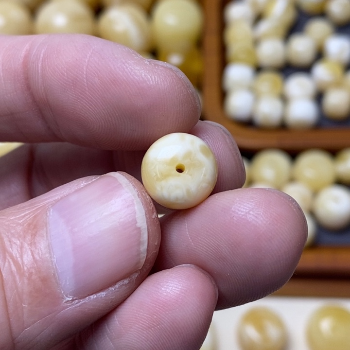 蜜蜡琥珀画未镶嵌奉****）