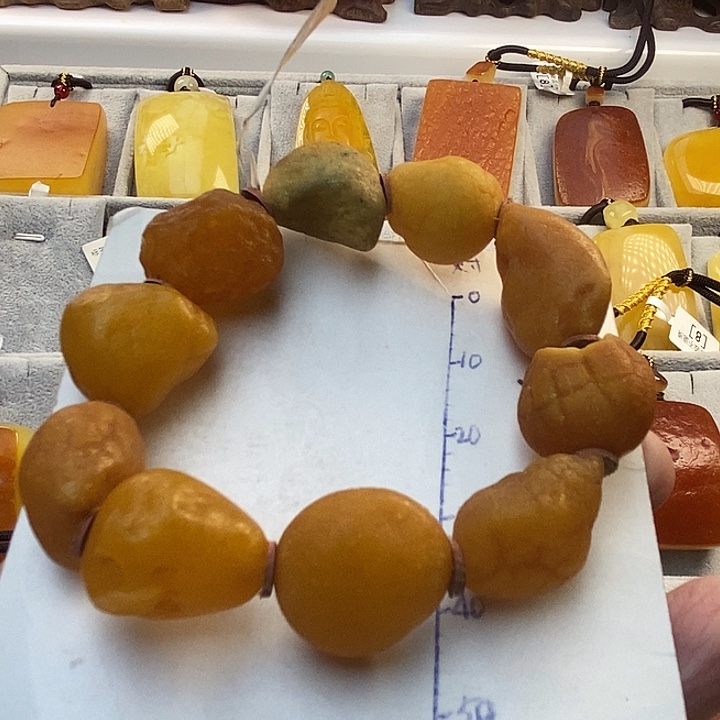 琥珀未镶嵌珠宝奇石