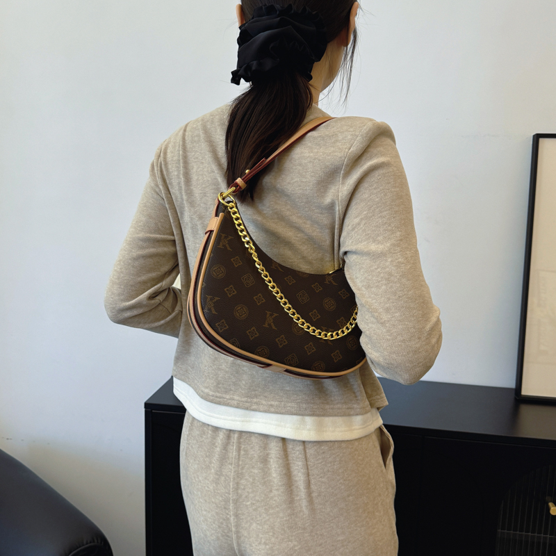 月牙包包女式2025新款腋下大容量质感女款轻奢小众设计高级感斜挎