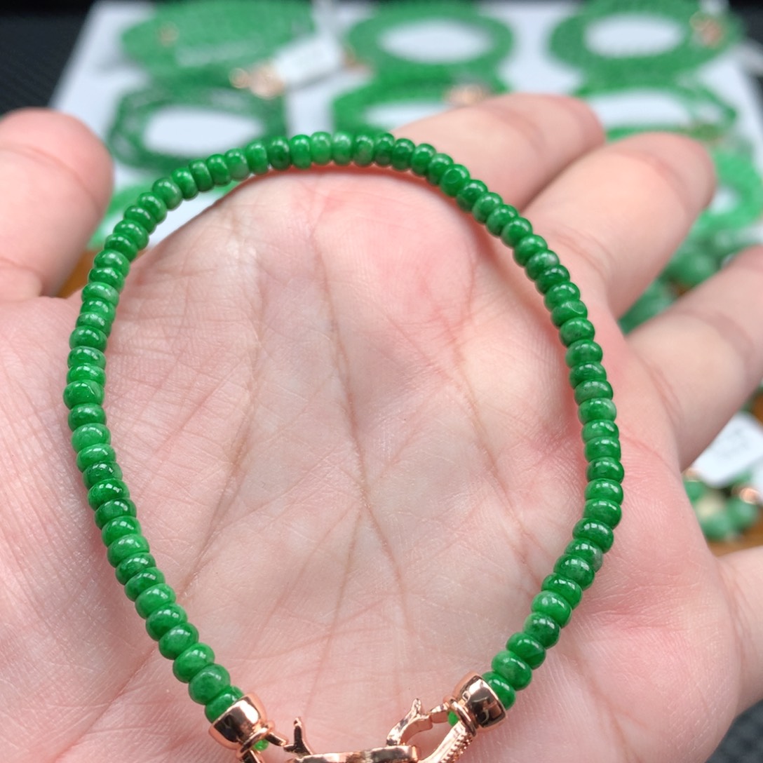 翡翠手链未镶嵌翡翠