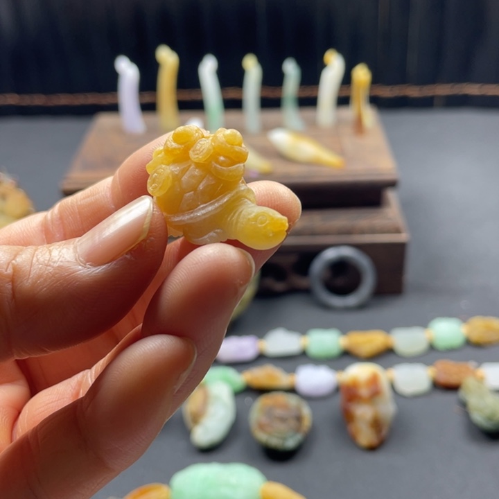 定制翡翠未镶嵌风**?