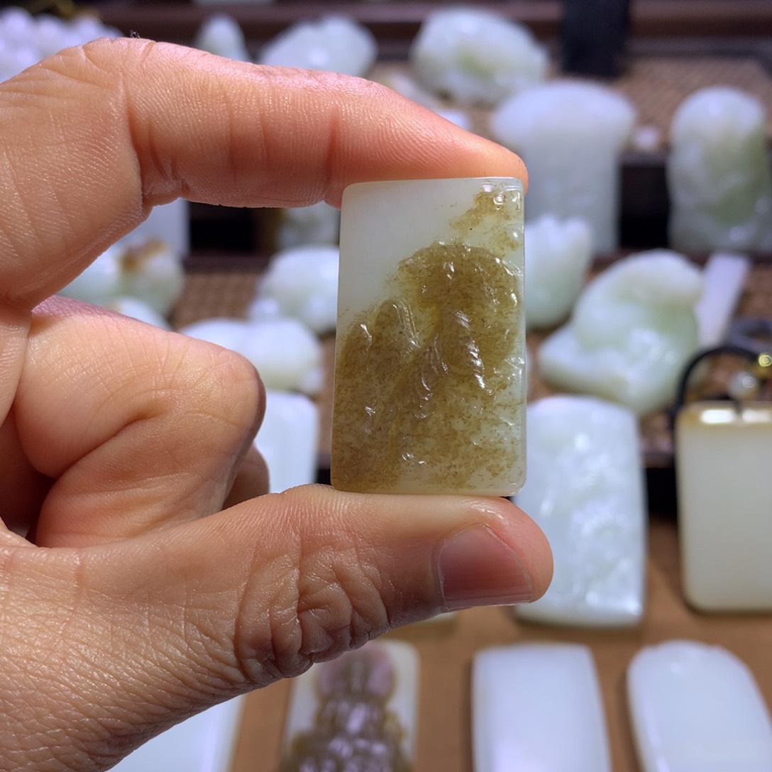 和田玉颈饰未镶嵌