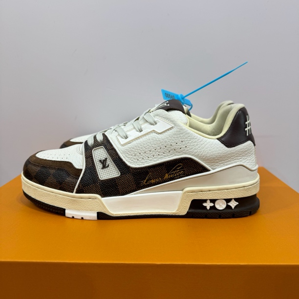 95新 LouisVuitton/路易威登 38码 trainer  白棕棋盘格 时尚板鞋