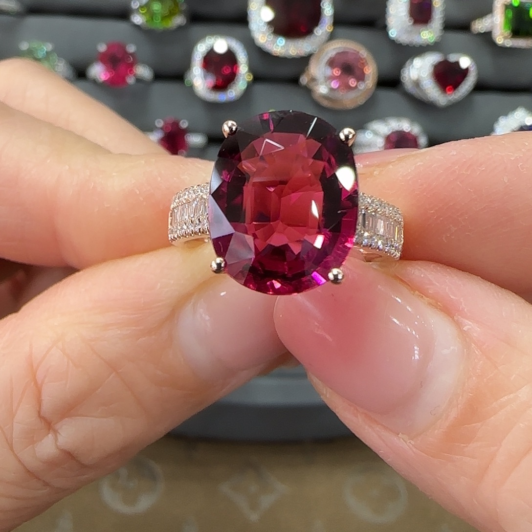 戒指18K金镶嵌碧玺6.2ct