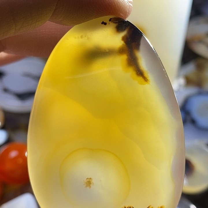 未镶嵌颈饰玛瑙/玉髓人*