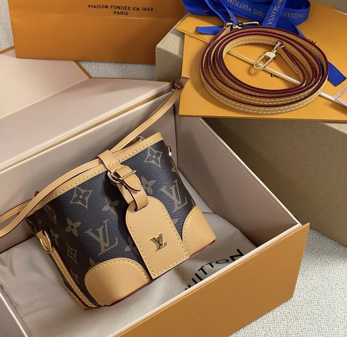 LouisVuitton/路易威登 单肩包 小烧麦单肩包 mx8198/2507