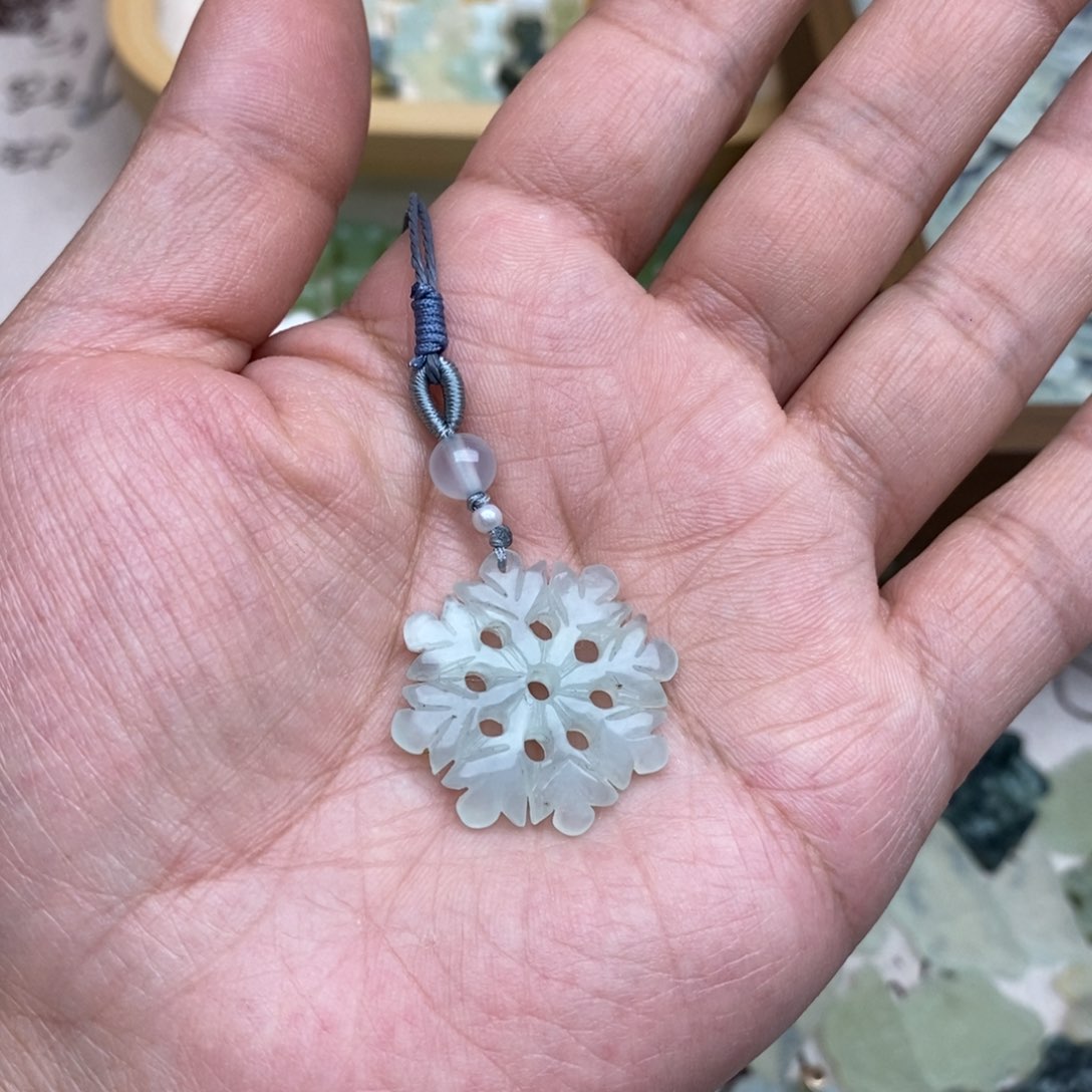 岫玉假一赔十，默认微瑕，不退不换未镶嵌