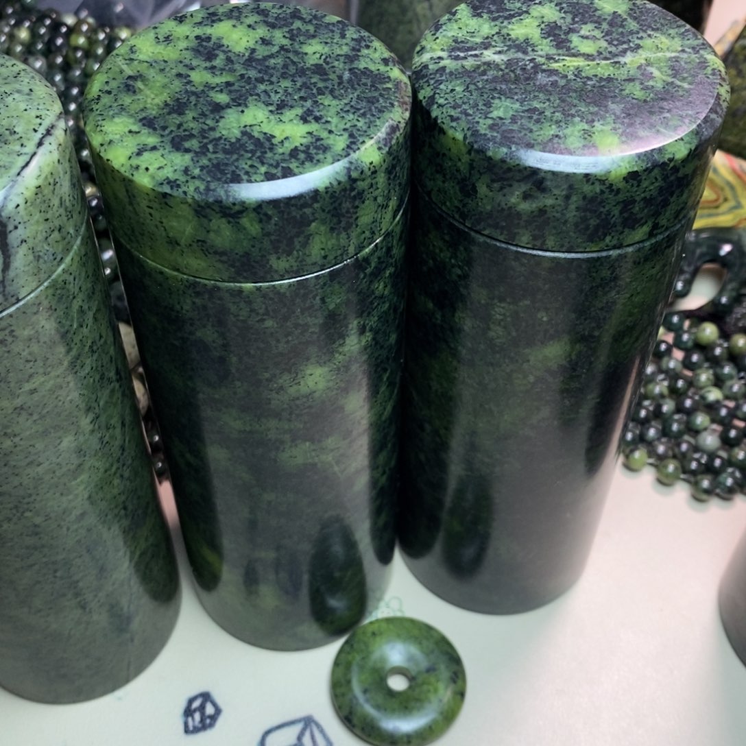 云***芬蛇纹石玉未镶嵌项链