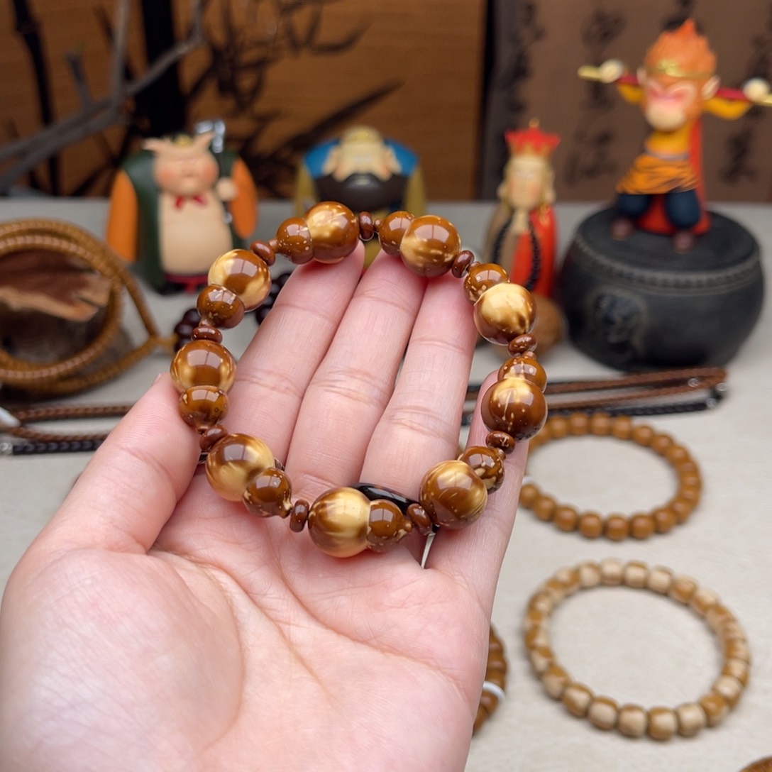 紫金鼠手串?****后招财胡胡胡