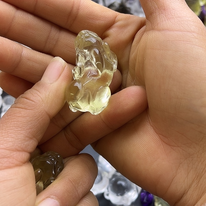 水晶摆件未镶嵌弎**氼吊坠