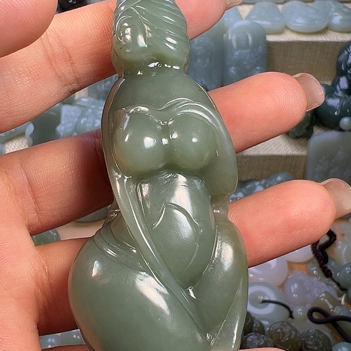 流***水和田玉未镶嵌包链