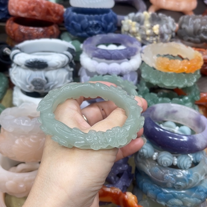 石英岩玉未镶嵌手镯