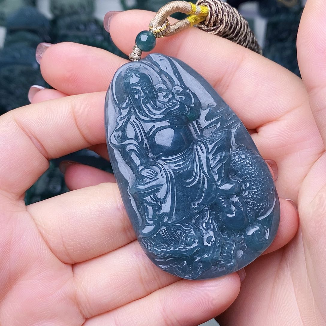 颈饰未镶嵌翡翠     