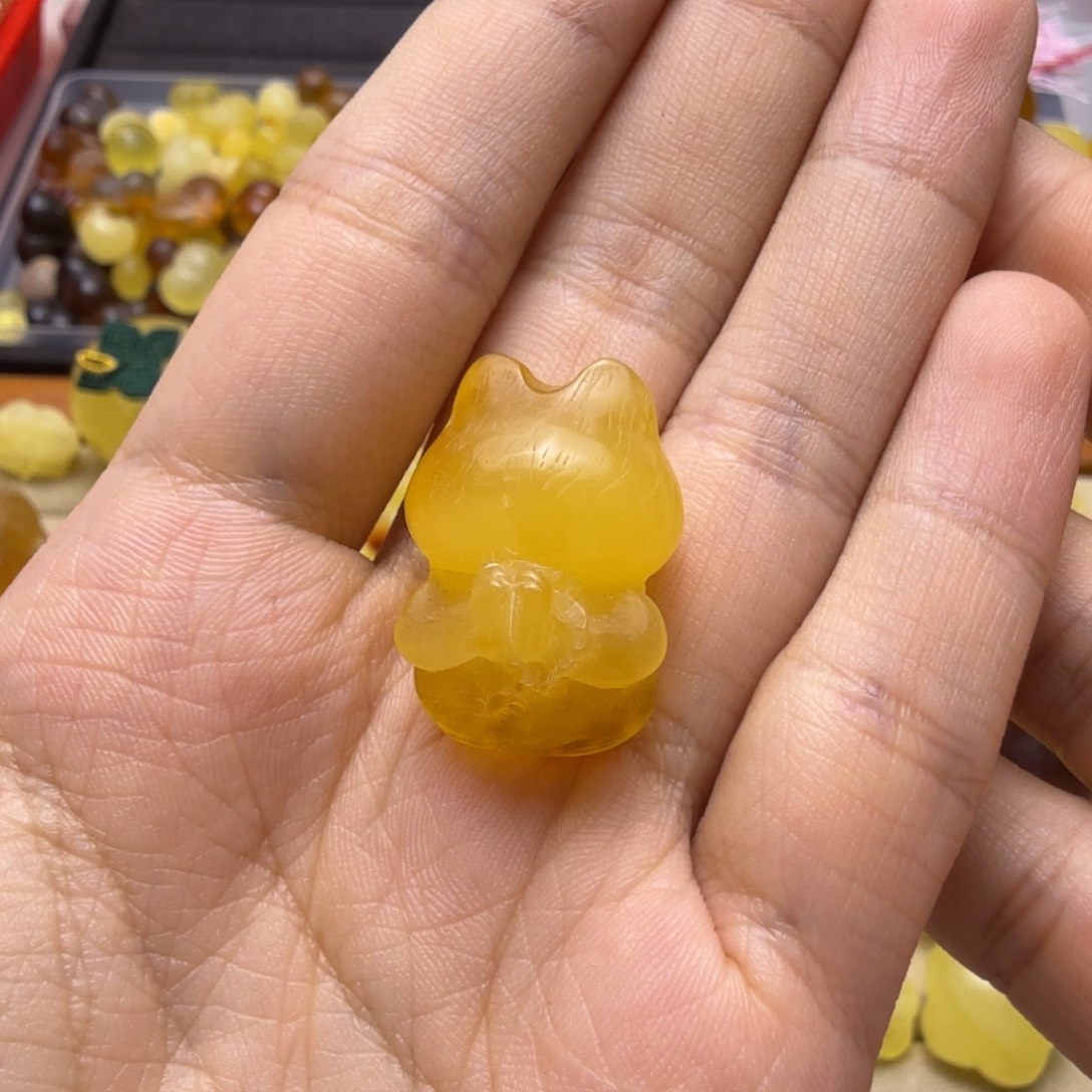 蜜蜡未镶嵌珠宝奇石