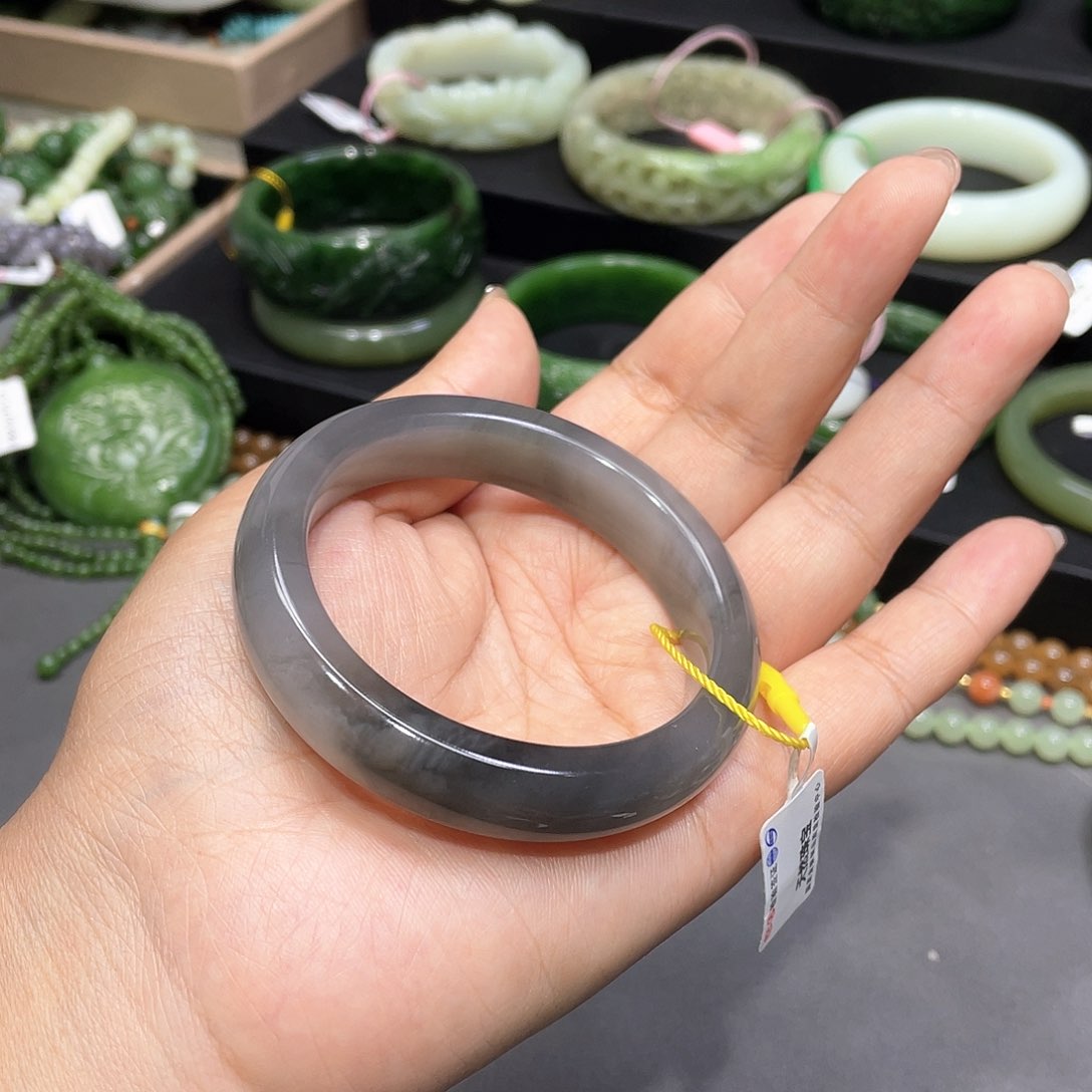 和田玉手镯55圈口1未镶嵌