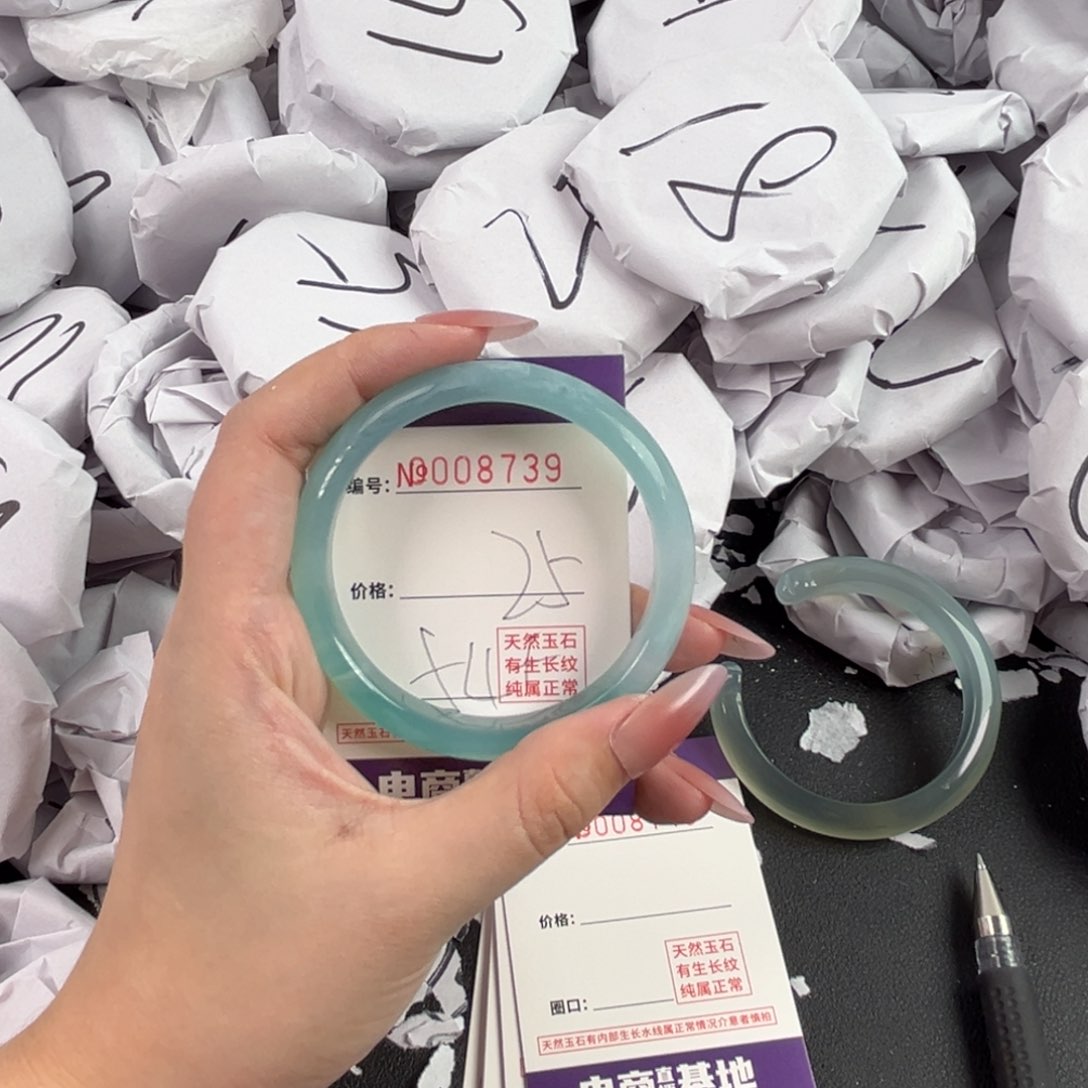 玛瑙/玉髓手镯未镶嵌8739