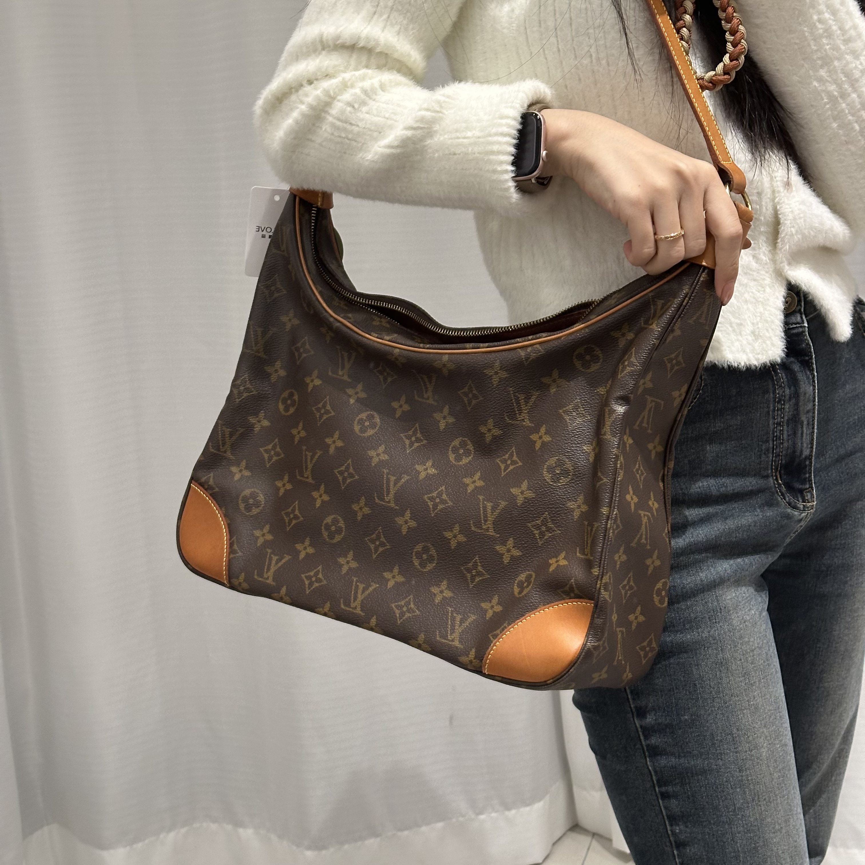 95新 LouisVuitton/路易威登 老花牛角斜挎包/且曼