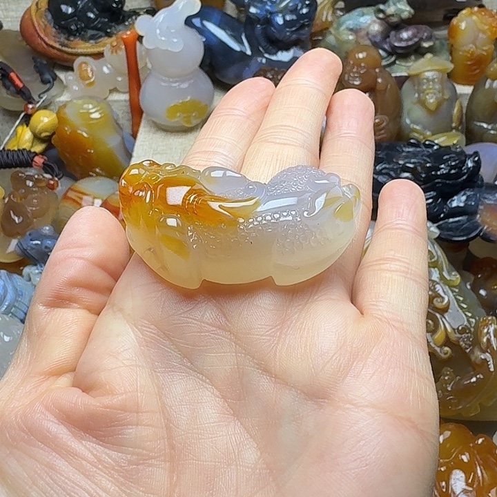 洋***.玛瑙/玉髓未镶嵌饰品
